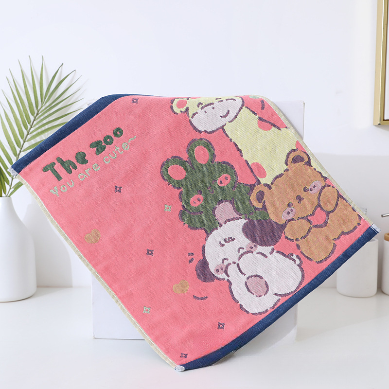 Tīras kokvilnas gāzes kvadrātveida dvielis, 32s diegs, žakarda audums, ūdens uzsūkšanās 0–5 s