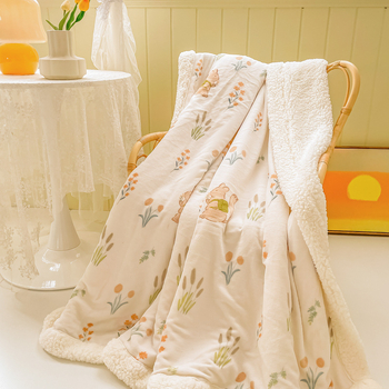 Pastorāla vilnas sega ar florālu rakstu