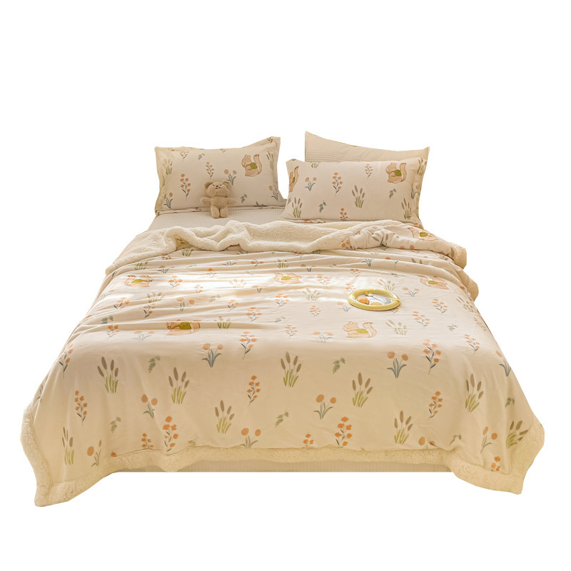 Pastorāla vilnas sega ar florālu rakstu