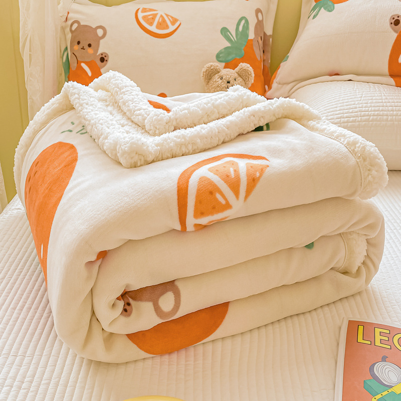 Pastorāla vilnas sega ar florālu rakstu