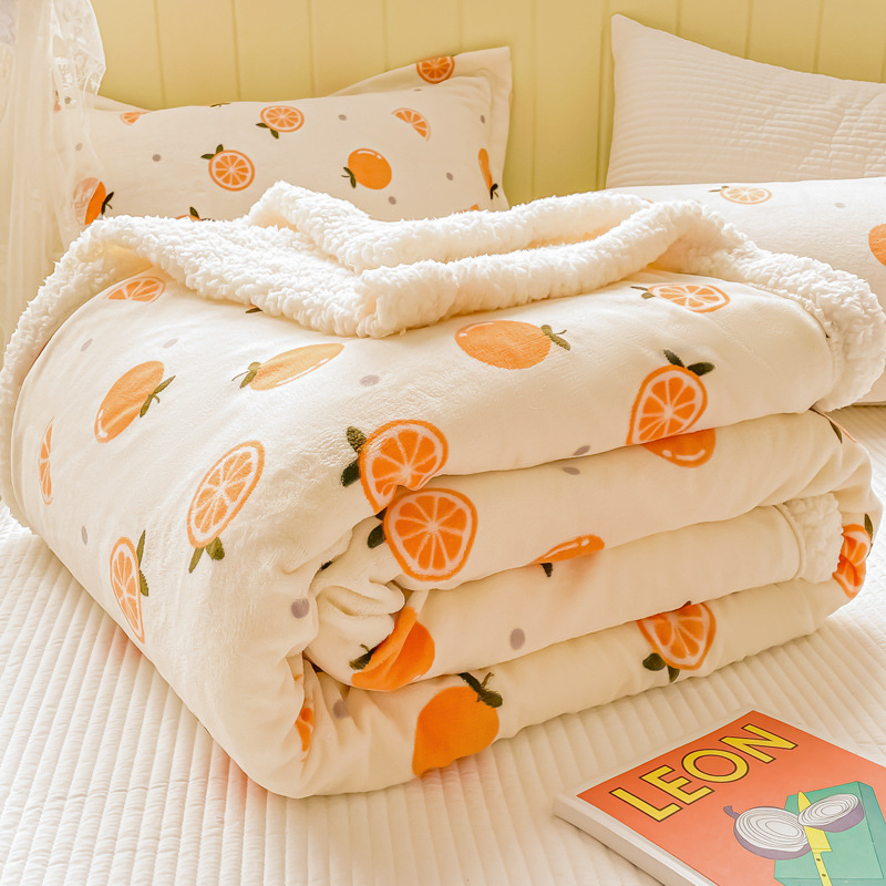 Pastorāla vilnas sega ar florālu rakstu