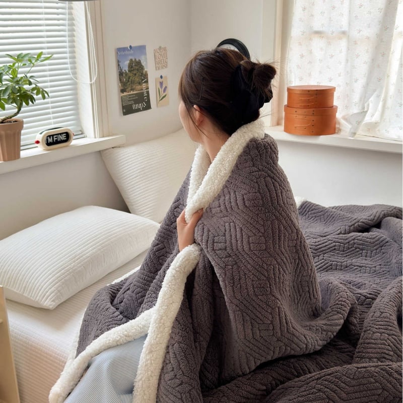 Poliestera korāla flīsa džakarda pleds, dubulti slānis, 300–500 g, visu gadalaiku lietošanai, pielāgojams