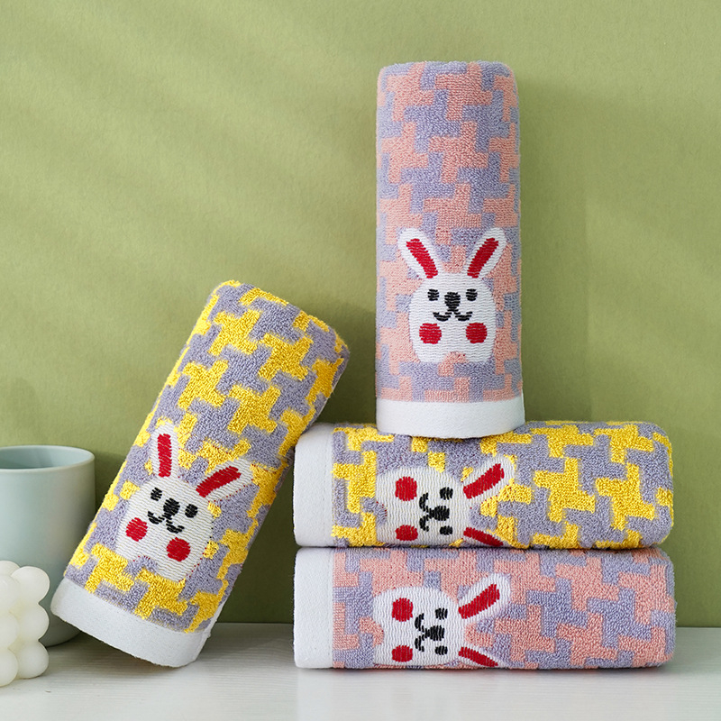 Tīrs kokvilnas vannas un sejas dvielis — Žakarda audums, 100–120 g, absorbējošs, ātri žūst