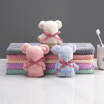 Lāča dizaina dvielis - superfinas šķiedras, diegs 40, šuvums, uzsūkšanās 60–85S