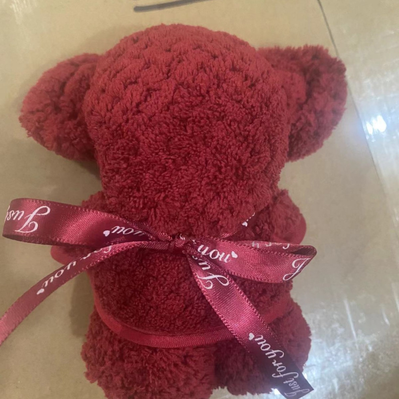 Lāča dizaina dvielis - superfinas šķiedras, diegs 40, šuvums, uzsūkšanās 60–85S