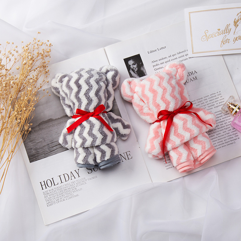 Lāča dizaina dvielis - superfinas šķiedras, diegs 40, šuvums, uzsūkšanās 60–85S