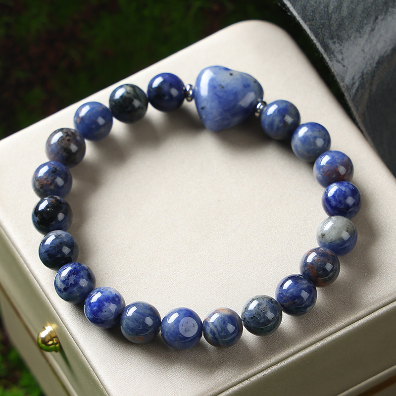 Karkötő - Szív alakú ametiszt kristály, kézzel készített gyöngyök, egyszerű uniszex stílus