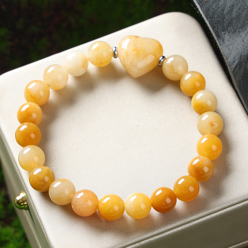 Karkötő - Szív alakú ametiszt kristály, kézzel készített gyöngyök, egyszerű uniszex stílus