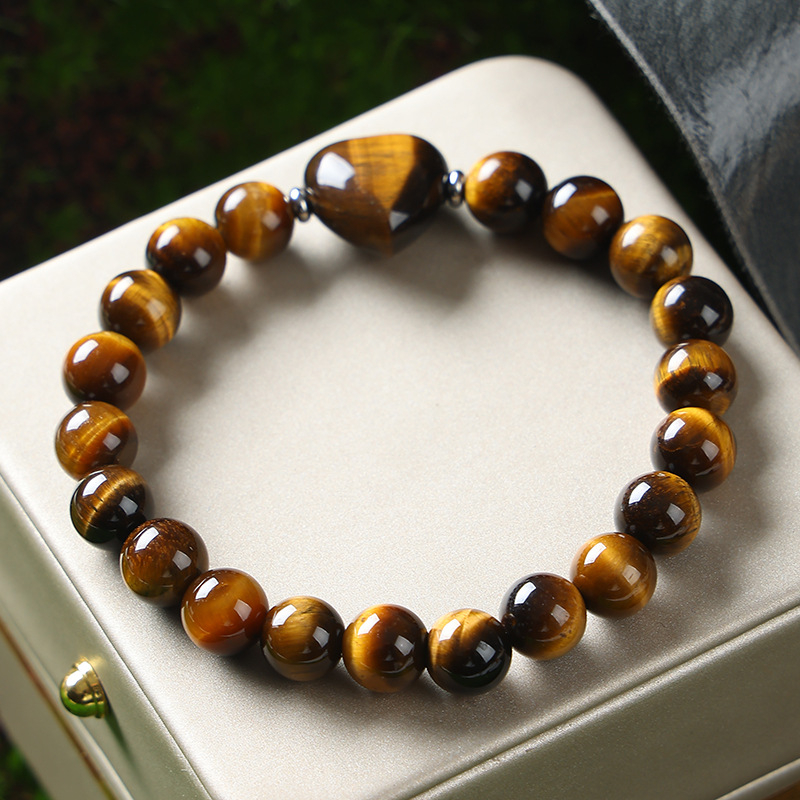 Karkötő - Szív alakú ametiszt kristály, kézzel készített gyöngyök, egyszerű uniszex stílus