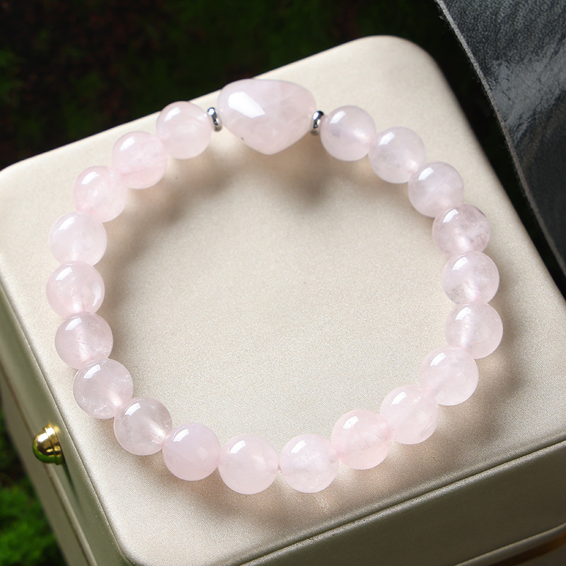 Karkötő - Szív alakú ametiszt kristály, kézzel készített gyöngyök, egyszerű uniszex stílus