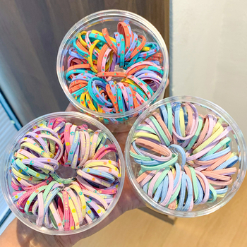 Hajgumi kevert anyagból, egyszerű stílus, nyár 2025, Fashion Commute