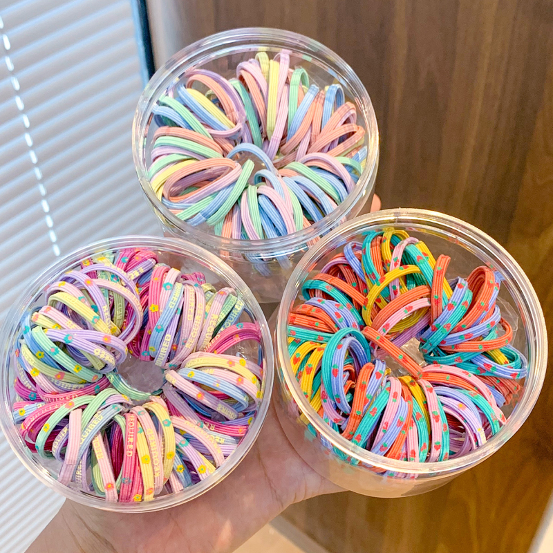 Hajgumi kevert anyagból, egyszerű stílus, nyár 2025, Fashion Commute