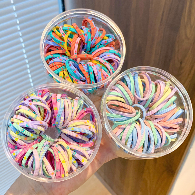 Hajgumi kevert anyagból, egyszerű stílus, nyár 2025, Fashion Commute