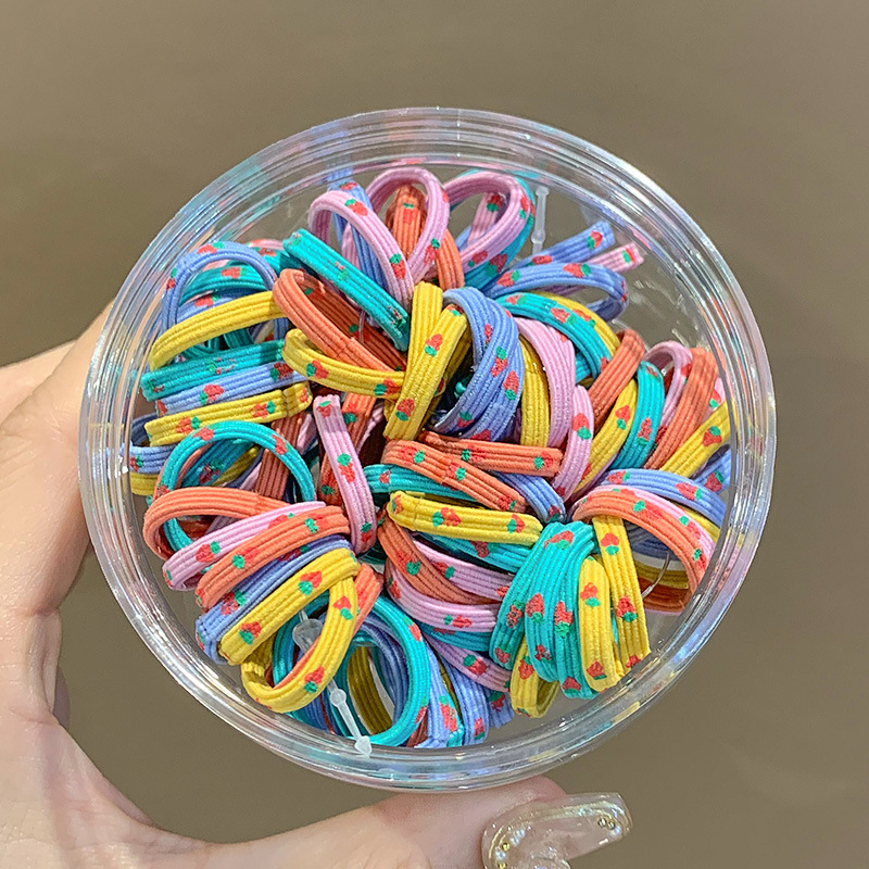 Hajgumi kevert anyagból, egyszerű stílus, nyár 2025, Fashion Commute