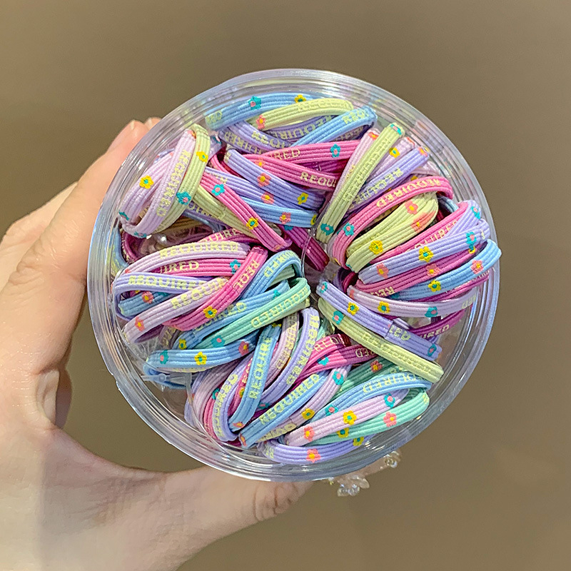 Hajgumi kevert anyagból, egyszerű stílus, nyár 2025, Fashion Commute