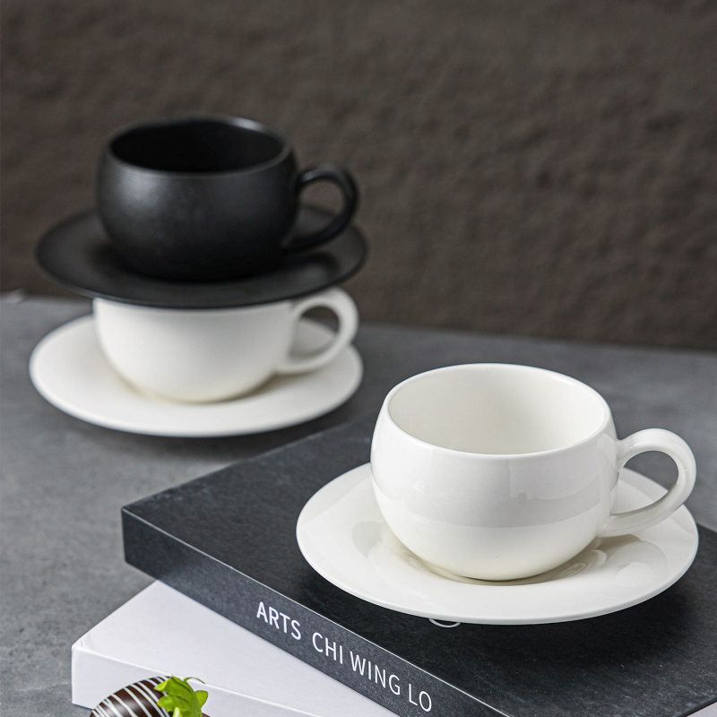 Keramiska kafijas krūze, retro vieglā luksusa stils, pielāgojama, latte art iespēja, svars 500 g (Keramikas materiāls • Latte art iespēja • Pielāgojama • Svars 500 g • Retro vieglā luksusa stils)