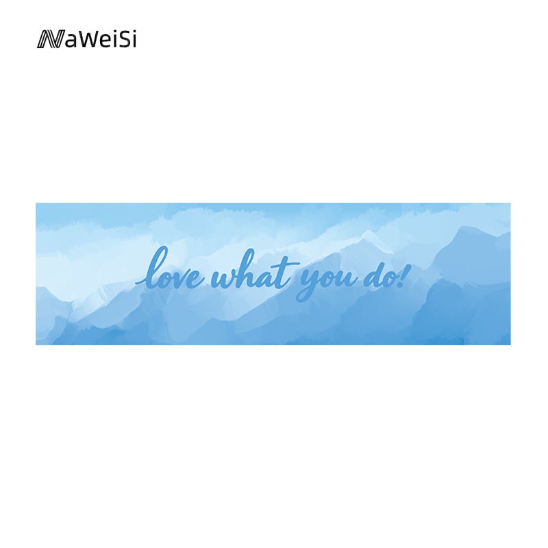 Navis mikrofibras sporta dvielis – drukāts logotips, 21 pavedienu viengabalīga konstrukcija, ātra žāvēšana, svars 180–250 g, absorbcija 5–10 s