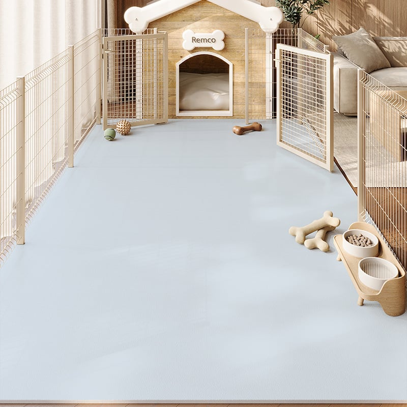PVC paklājs mājdzīvniekiem, ūdensizturīgs un urīna noturīgs, viegli kopjams, kvadrāta forma, vienkrāsains dizains, piemērots dzīvojamajai istabai