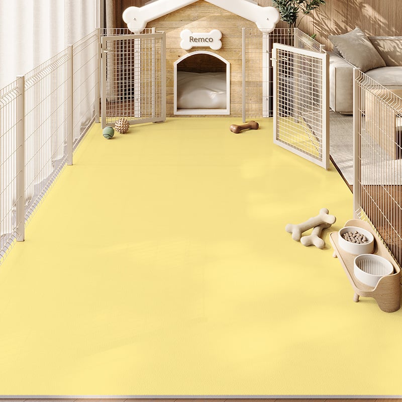 PVC paklājs mājdzīvniekiem, ūdensizturīgs un urīna noturīgs, viegli kopjams, kvadrāta forma, vienkrāsains dizains, piemērots dzīvojamajai istabai