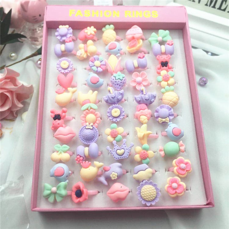 Gyermekeknek szánt műanyag/gyanta karikák, rajzfilm-stílus, kézzel készített, egyedi csomagolás