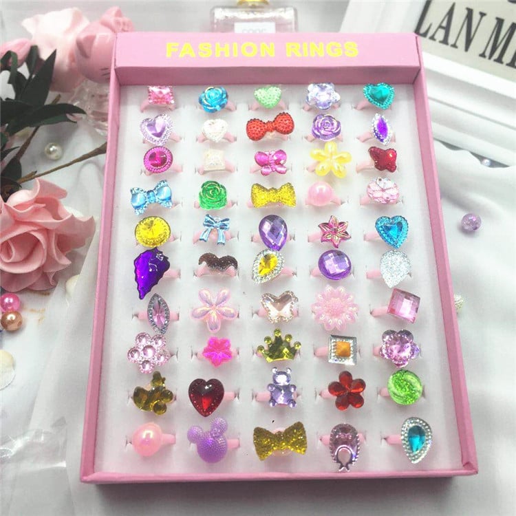 Gyermekeknek szánt műanyag/gyanta karikák, rajzfilm-stílus, kézzel készített, egyedi csomagolás