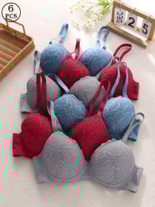 Csipkés melltartó állítható pántokkal, vékony formázott kosarakkal, fő anyag: nejlon, bélés: spandex, hátoldali 4 sor záróval