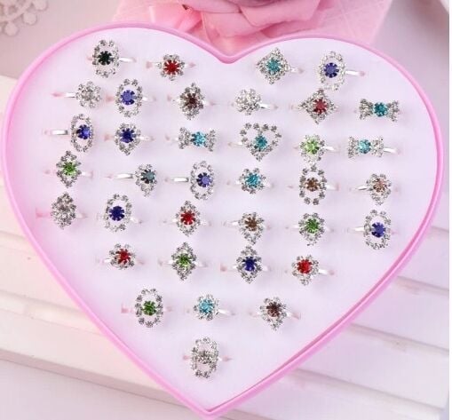 Bērnu gredzenu komplekts ar kristāla akmeņiem, regulējams, sirds formas dāvanas kastē, 36 gab., japāņu un Dienvidkorejas stils bērniem