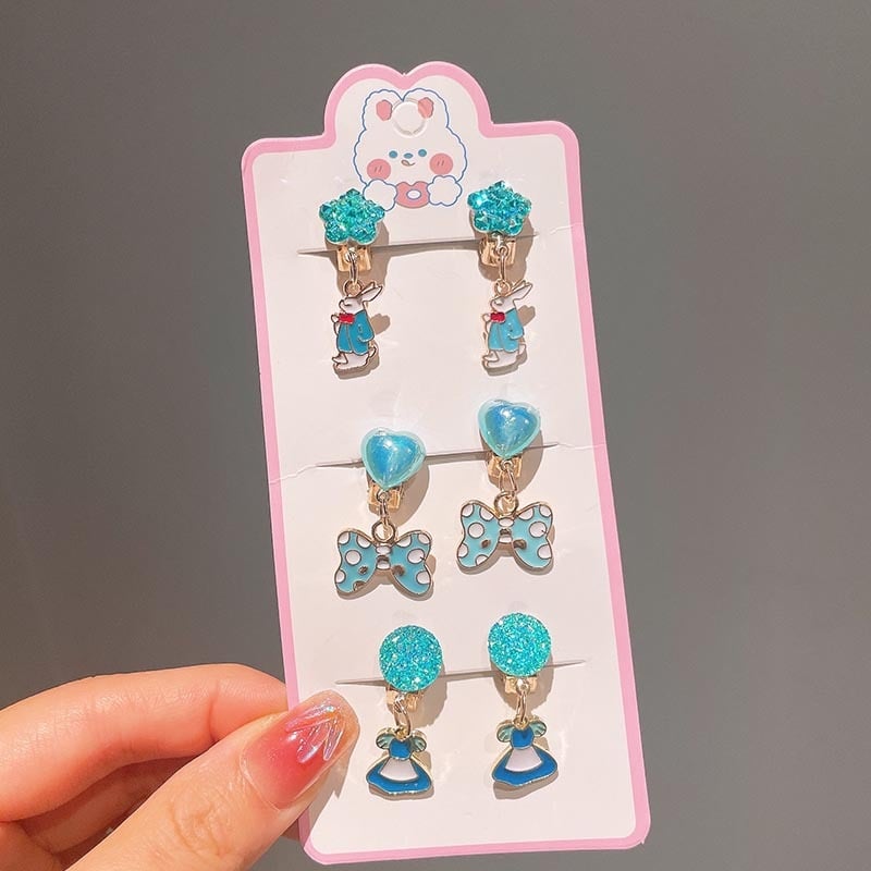 Bērnu klipses auskari ar zaķīša kulonu, karikatūras stils, roku darbs no sakausējuma, vecuma diapazons 3–10 gadi