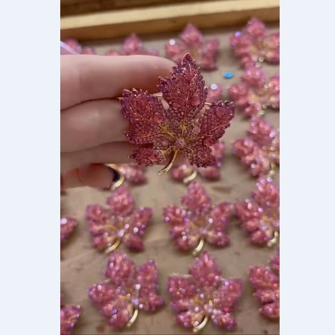 Ženska broš s elefantom od kristala, originalni dizajn, elektroplatinirani završetak