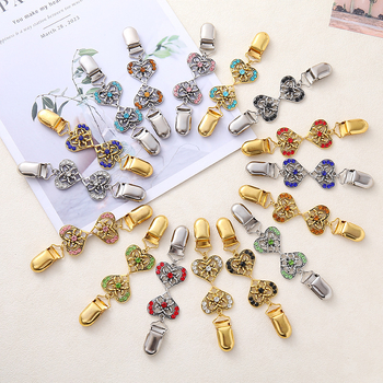 Metāla sirds formas adījuma un šalles sprādze sievietēm, ar elektroplatingu, iekļautiem mākslīgajiem akmeņiem no sakaļas