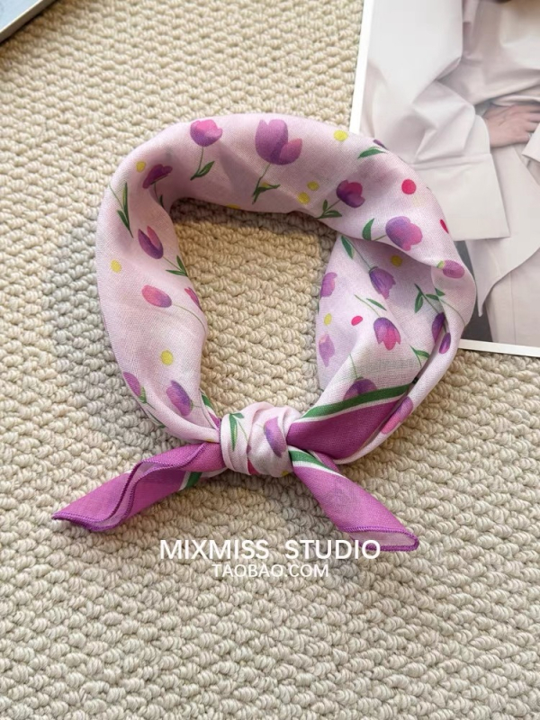 Kvadratni pamučni šal, mali cvjetni uzorak, književno retro stil, warp pletenje, ispis završetak