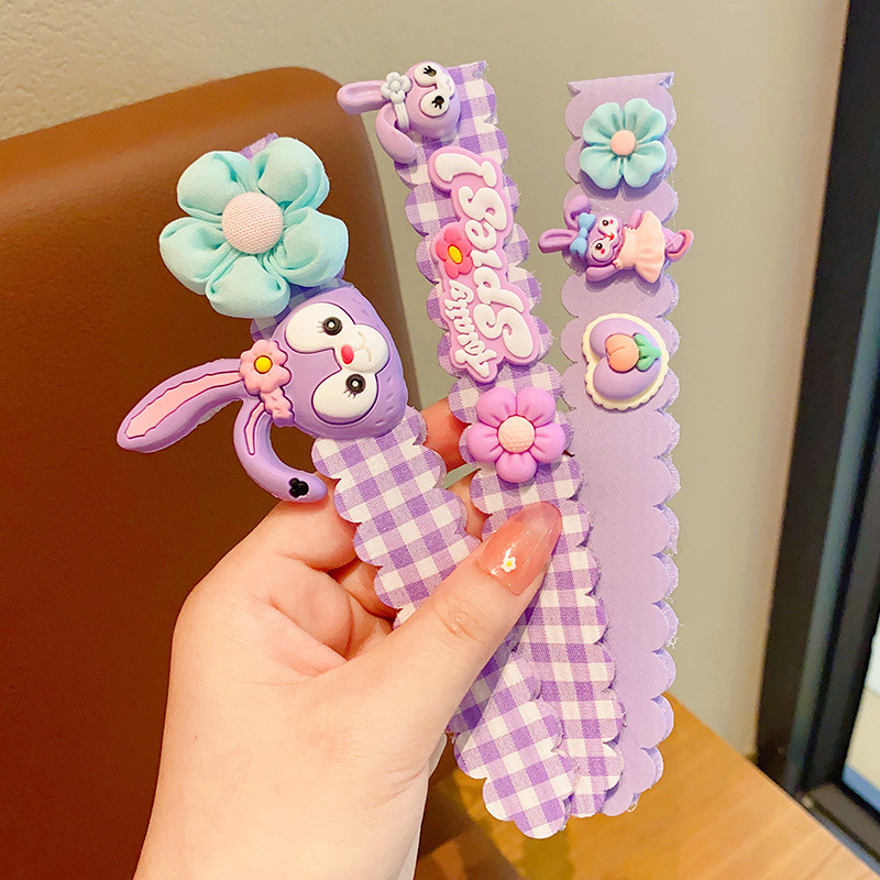 Bērnu matu lente ar karikatūru dizainu, roku darbs, ar auduma ziedu akcentiem un titāna kristāliem, pielāgošana