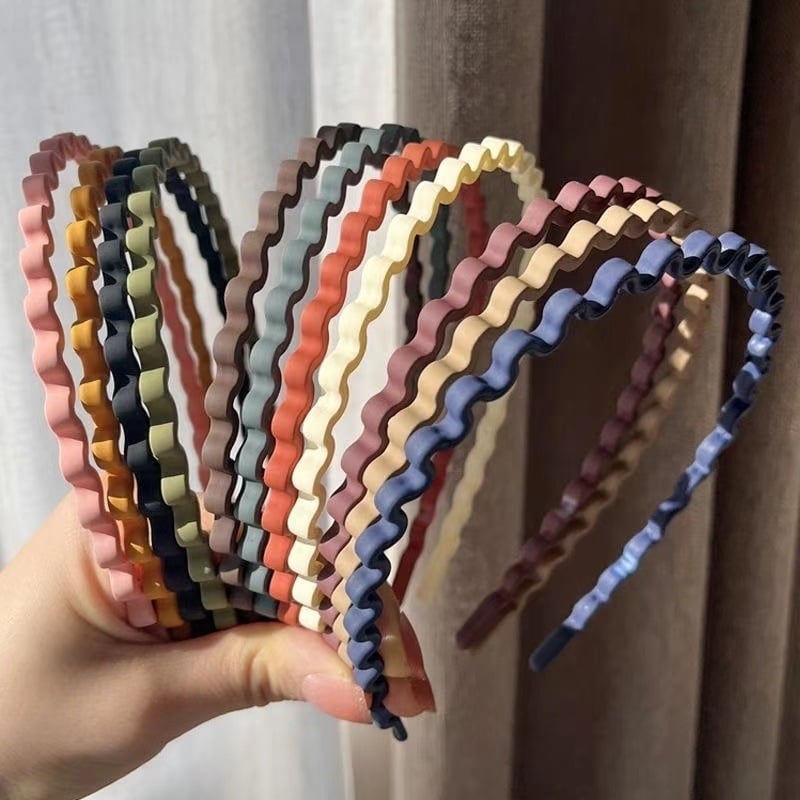 Plastmasas galvas apģērbs, salds stils, ziemas izdevums 2025