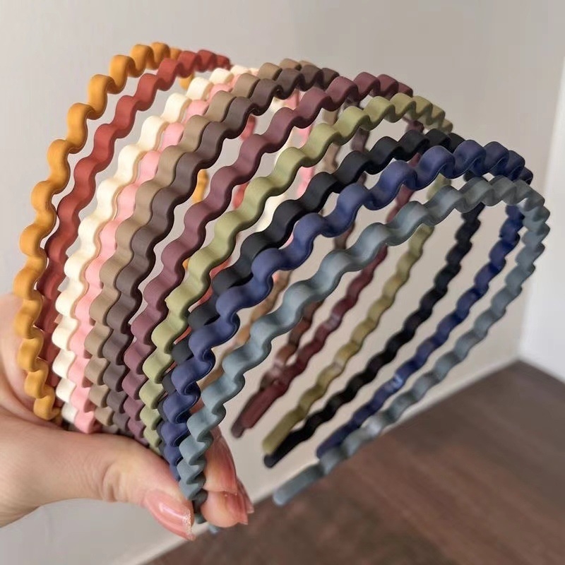 Plastmasas galvas apģērbs, salds stils, ziemas izdevums 2025