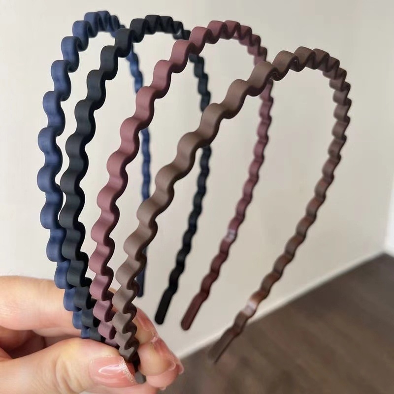 Plastmasas galvas apģērbs, salds stils, ziemas izdevums 2025