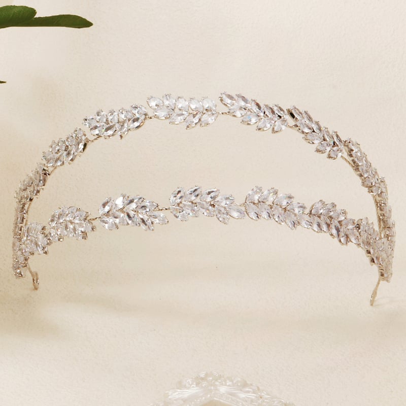 Korejas stilā matu lente ar cirkoniem, lapu formas, divslāņu dimantu mīkstā ķēdīte, kāzas aksessārs