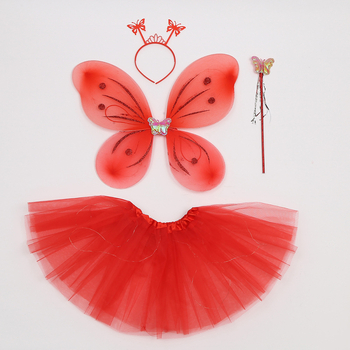 Kosmētikas apģērbu rekvizīti: četrdaļīgs komplekts ar spīdīgu tauriņa motīvu uz aizmugurējās galvas lentes un tiuliskām svārkiem bērnu izrādei