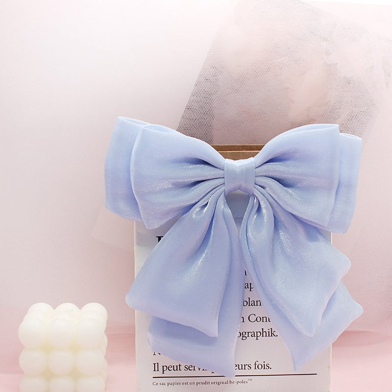 Kakla spraudnis ar ziedu apkaklei — tīkla loka broš, diagonālais loks, divslāņu dizains, kristāla akcenta uz dekoltē