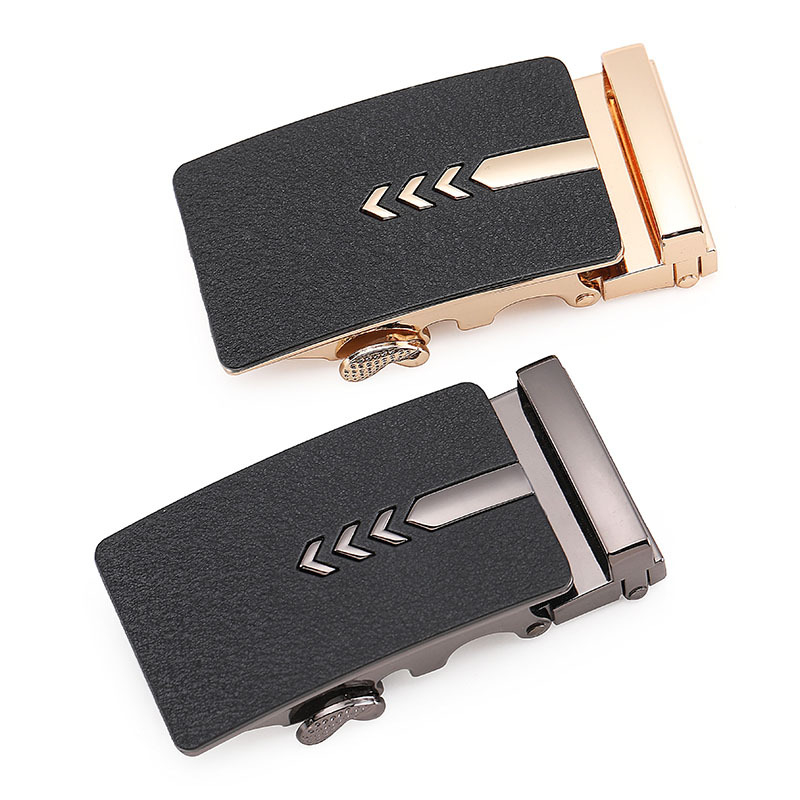 Automatinė diržo sagtis – lydinys, matinė apdaila, lazeriu graviruotas logotipas, pritaikymas galimas