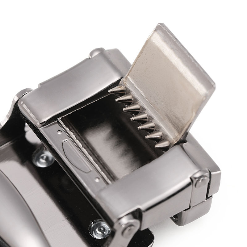 Automatinė diržo sagtis – lydinys, matinė apdaila, lazeriu graviruotas logotipas, pritaikymas galimas