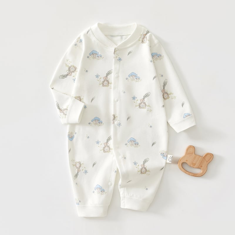 Kūdikio kombinezonas iš 100% medvilnės – unisex, ilgomis rankovėmis, pavasario–rudens sezonui, priekyje užsegamas vienu sageliu