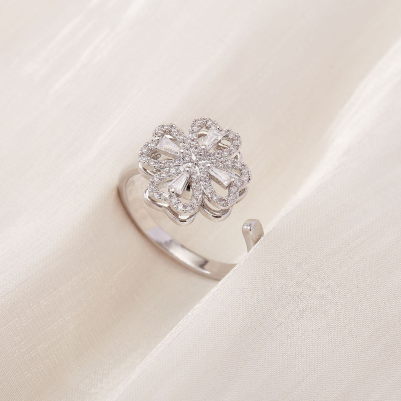 Vario žiedas su cirkonų mikroinkrustacijomis, sukiojamas apskritos gėlės dizainas, elektroplatinė danga, kilmė Yiwu
