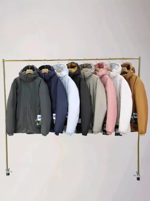 Geacă cu glugă din nylon, umplutură poliesterică, ușoară, călduroasă, cu fermoar