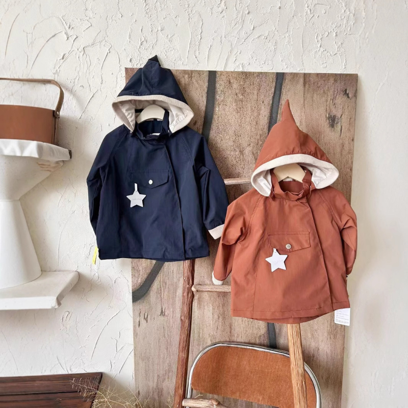 Unisex vaikų vėjo striukė su gobtuvu, nuimamas gobtuvas; 100% poliesteris; skirta vaikams 3–8 m.; pavasario 2025 dizainas