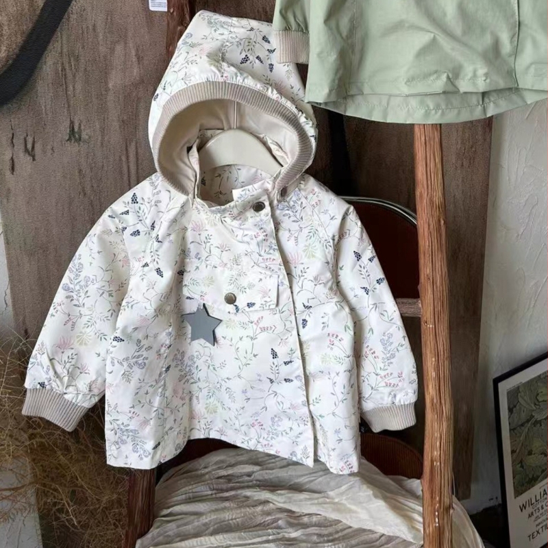 Unisex vaikų vėjo striukė su gobtuvu, nuimamas gobtuvas; 100% poliesteris; skirta vaikams 3–8 m.; pavasario 2025 dizainas