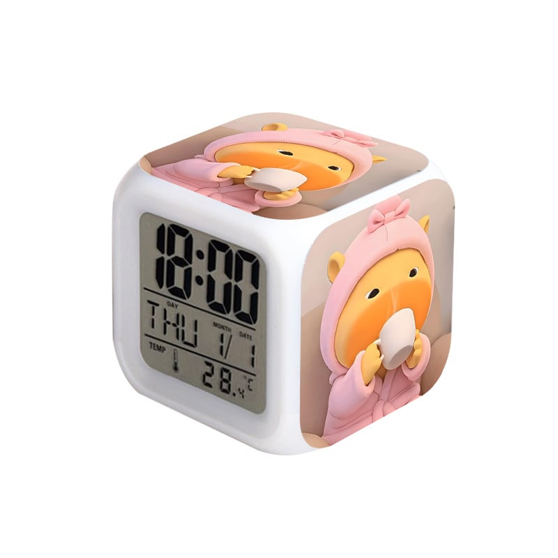 Négyzet alakú diák ébresztőóra LCD kijelzővel, hőmérővel, sötétben világító és örökös naptárral.