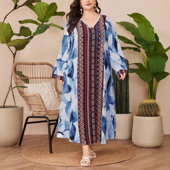 Polüesterist trükkleit, ümmarguse kaelusega, pikad varrukad, pikk seelik