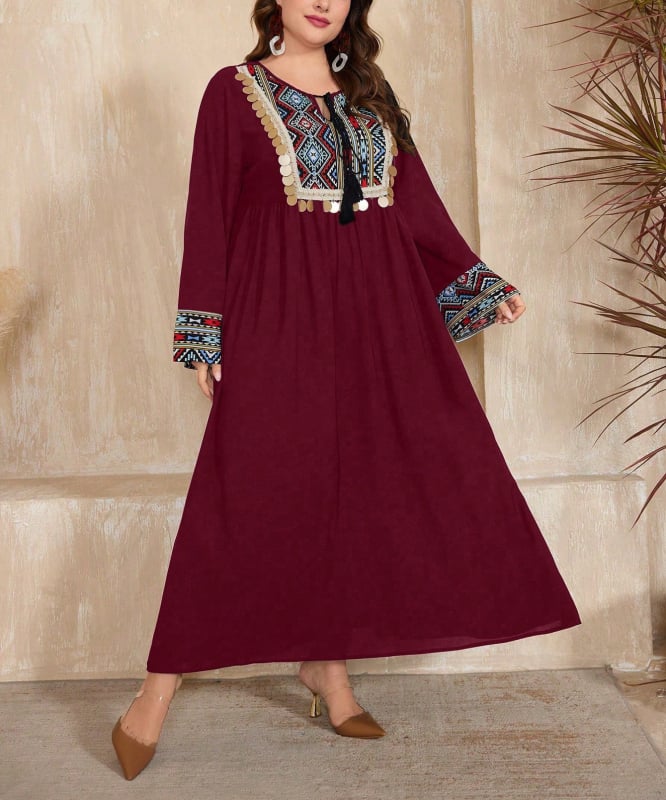 Polüesterist trükkleit, ümmarguse kaelusega, pikad varrukad, pikk seelik