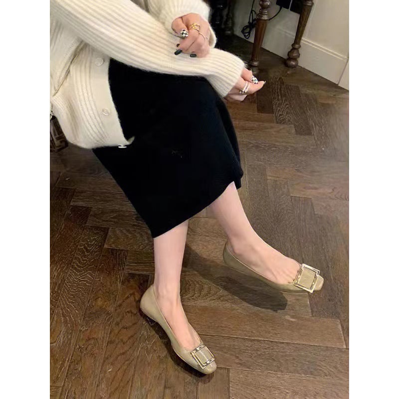 Moterys batai su kvadratine sagtimi ir kvadratine nosimi, storas kulnas 3-6 cm, patentuota oda, vidpadis iš avies odos