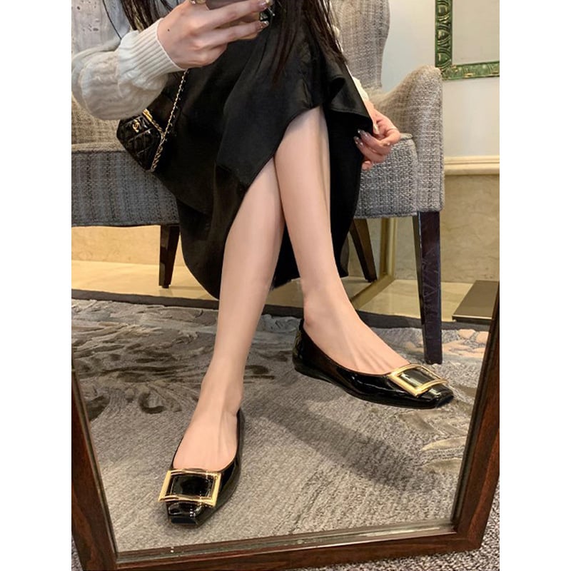 Moterys batai su kvadratine sagtimi ir kvadratine nosimi, storas kulnas 3-6 cm, patentuota oda, vidpadis iš avies odos